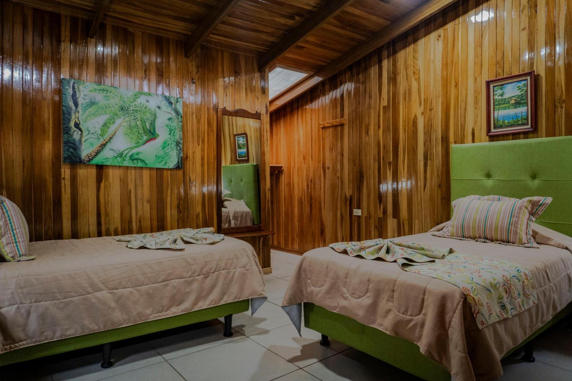 Los Pinos Cabins & Reserve Monteverde Szoba fotó